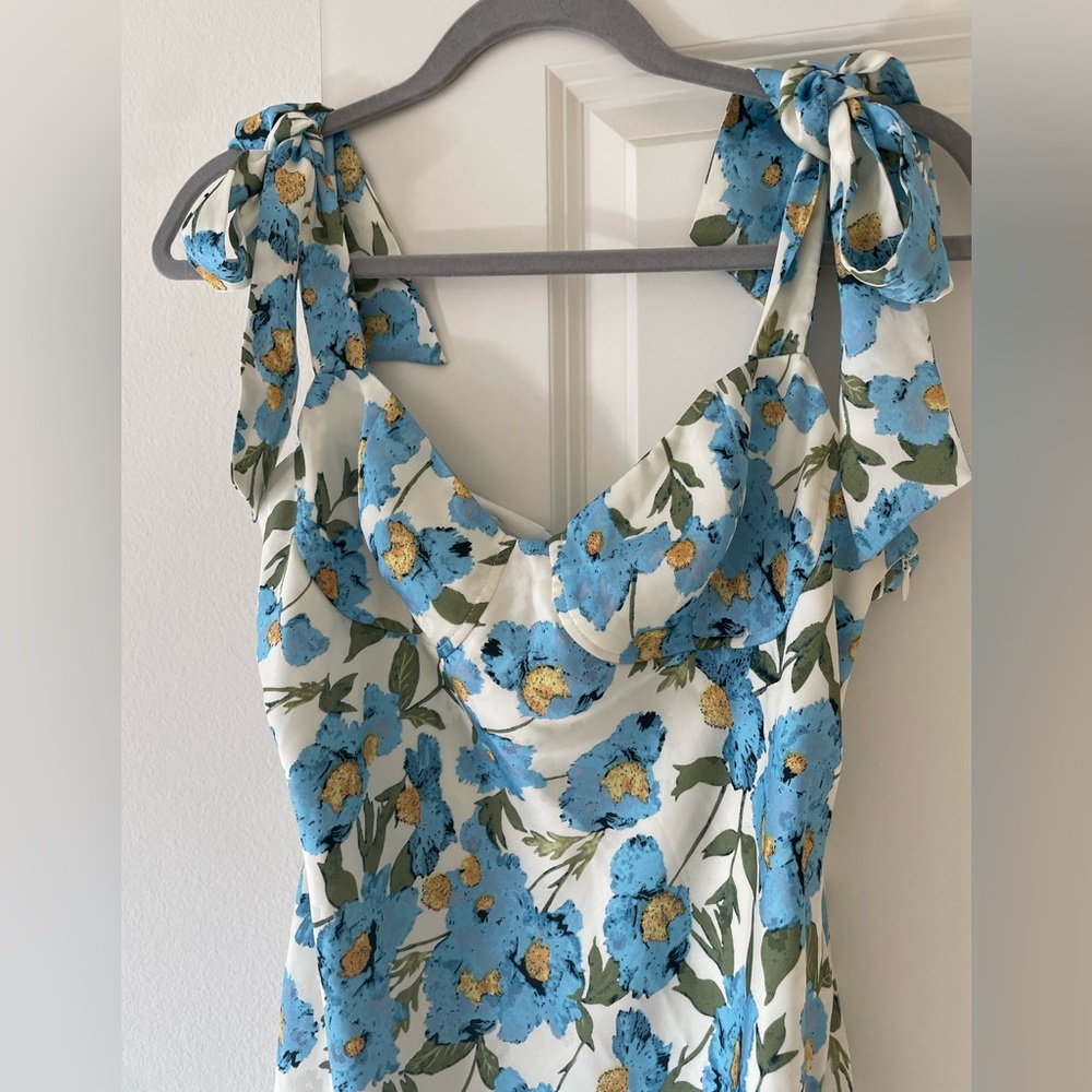 NWT Astr “Bow Strap Satin Midi Dress” Size Large - Picture 3 of 8